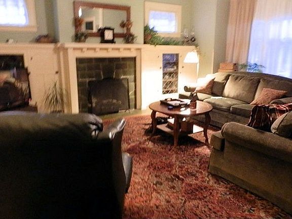 3rd image of 159 Caldwell St