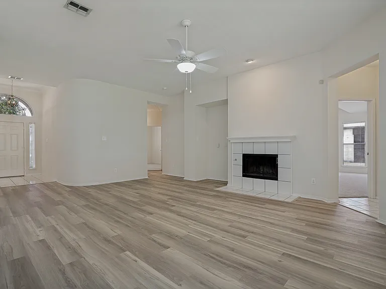 308 Sycamore Dr — Photo 6