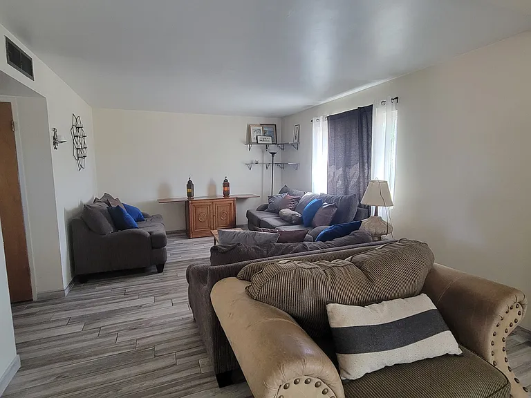 2313 San Lorenzo Ave — Photo 2