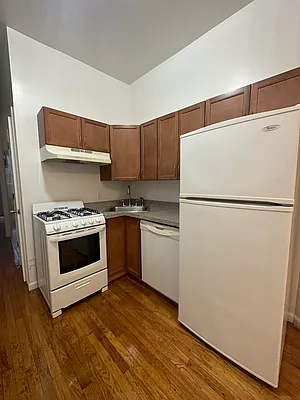 Rented by Peter R. Hungerford, LREB | media 31