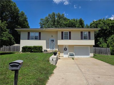 1304 SE 20th St, Oak Grove, MO, 64075