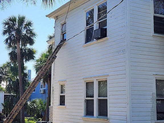 4th image of 117 S Wild Olive Ave