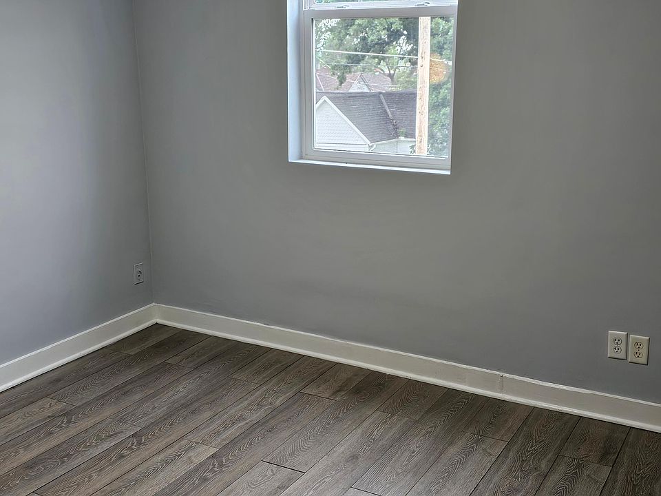 1st image of 20520 Glenn St