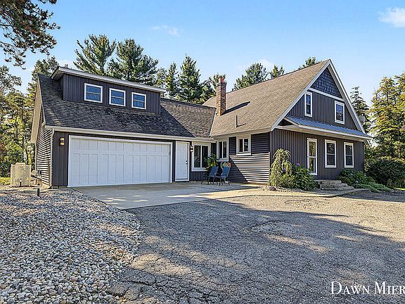 2nd image of 8384 Baldwin St