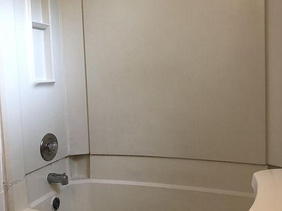5th image of 2142 Bradford St APT 304
