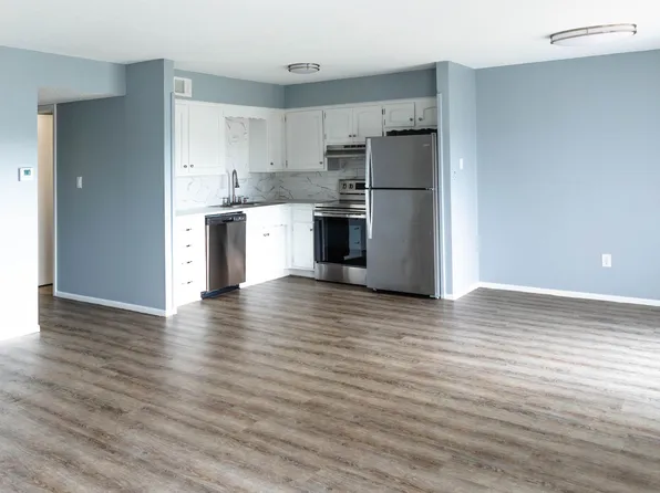 LIMITED TIME OFFER - DISCOUNTED RENTS ON STUDIO, ONE & TWO Bedroom Apartment & Townhomes!!, 10900 Oasis Ct #804-210, Shawnee, KS 66203