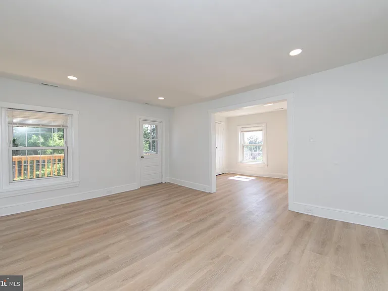 9 E Holly Ave #5 — Photo 7