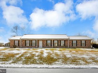 8017 Yellowstone Dr, Harrisburg, PA 17112