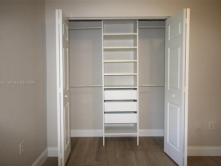 16310 Paddock Ln — Photo 35
