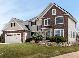 344 Oakmont St, Oregon, WI 53575