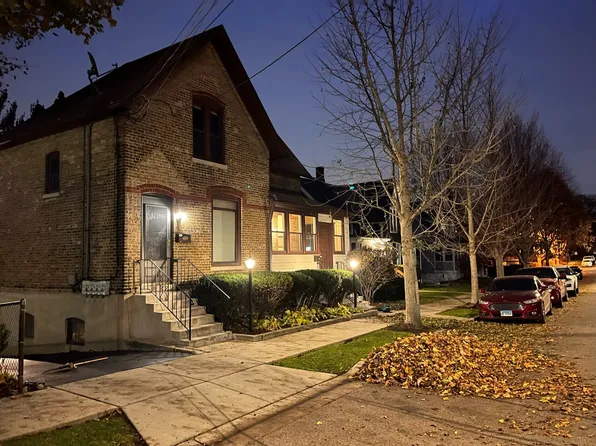 113 Elm St, Elgin, IL 60123