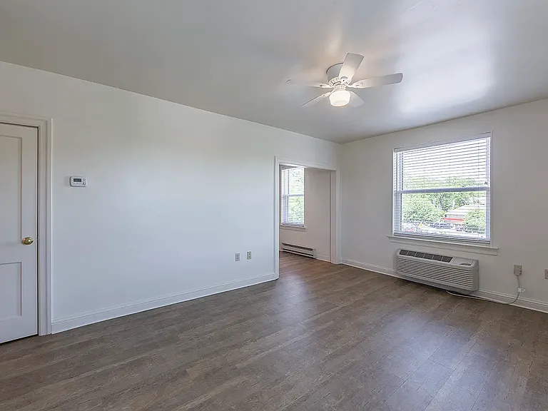 107 Bloomingdale Ave — Photo 11