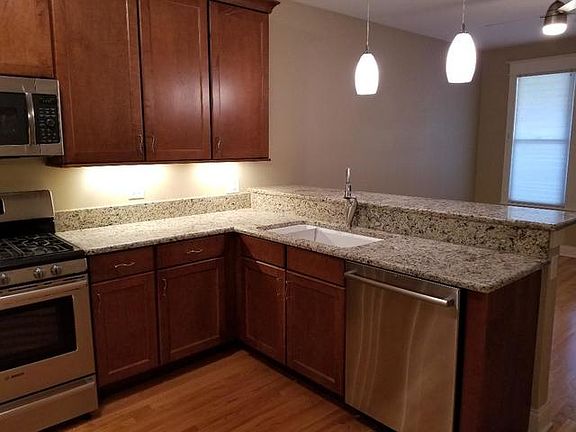 3rd image of 2217 W Lawrence Ave #1