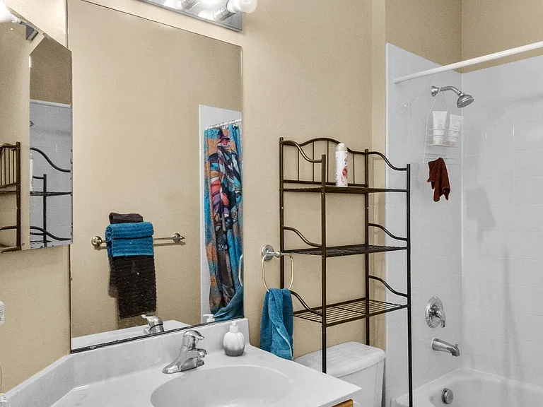 222 SW Manatee Springs Way — Photo 8
