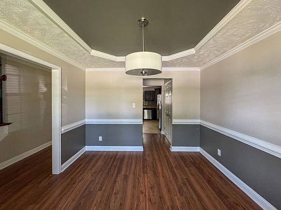 3rd image of 111 Whistling Pine Dr