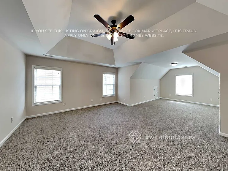 625 Excalibur Ct SE — Photo 12