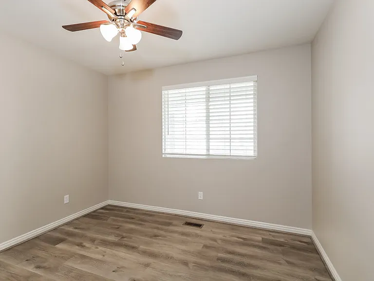4053 W 5075 S — Photo 12