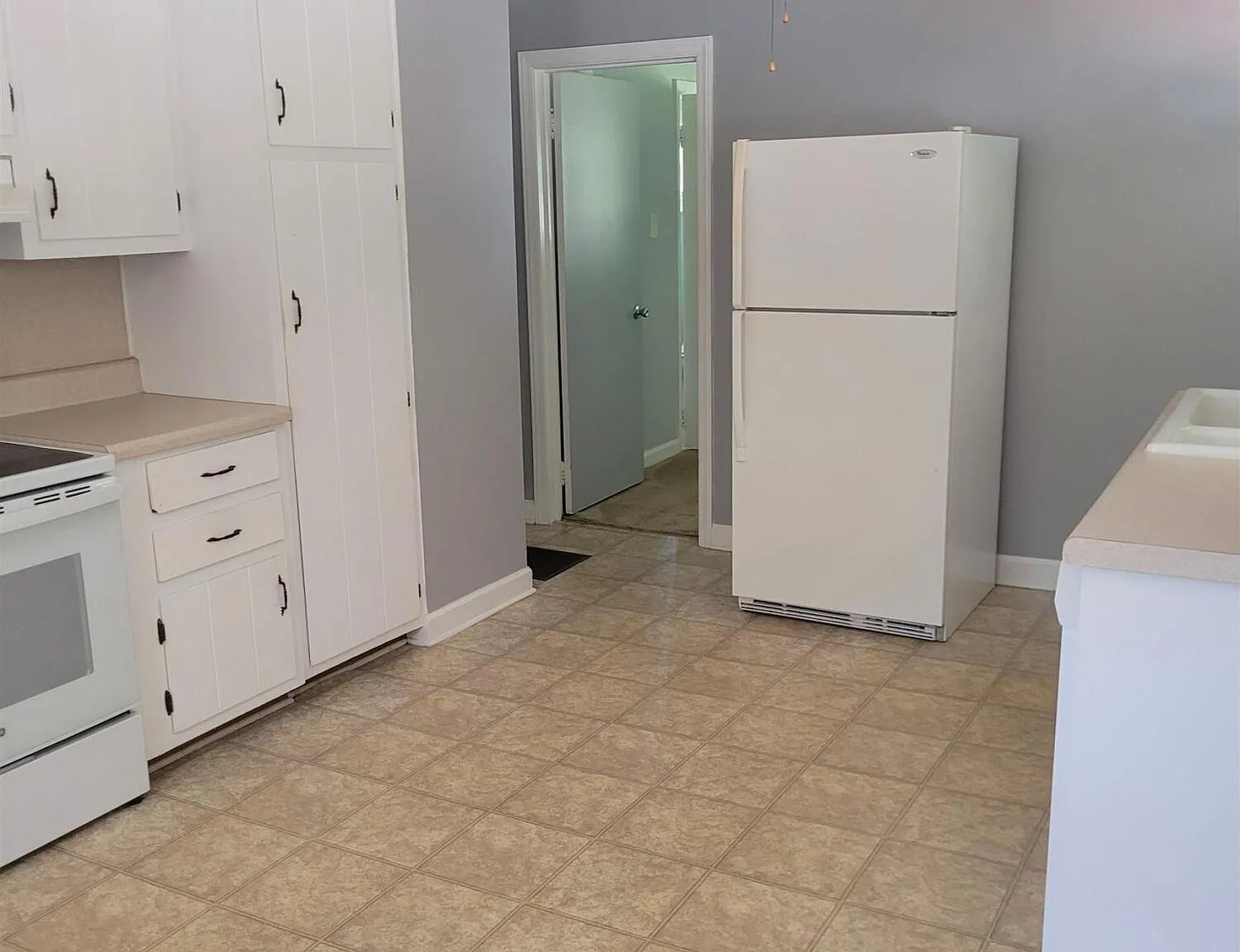 2 bed, 1.0 bath, $1,600 — Photo 3