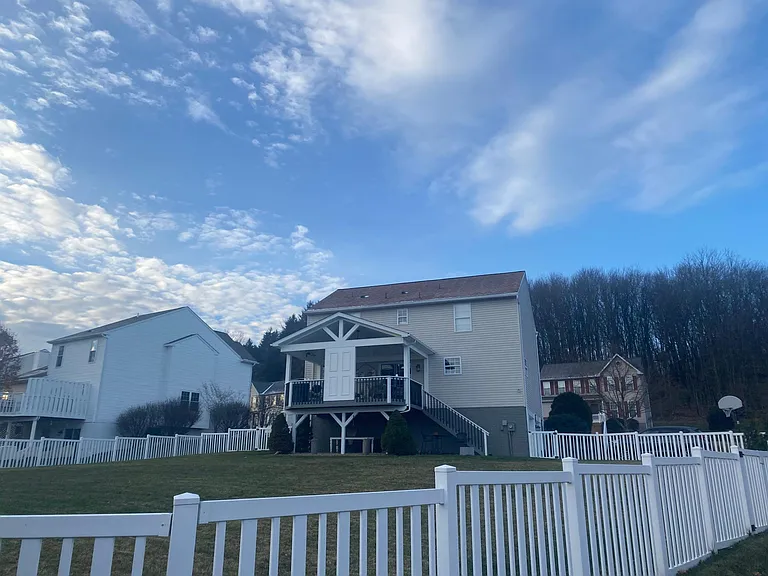 540 Juniper Ct — Photo 30
