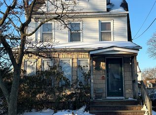 19 Everett Street, Lynbrook, NY 11563