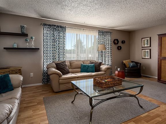 4th image of 316 White Pine Dr