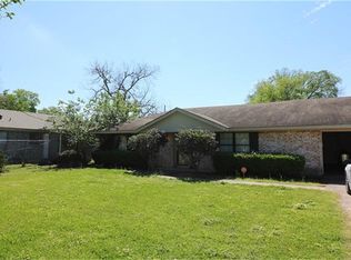 803 Clear Lake Rd, Highlands, TX 77562