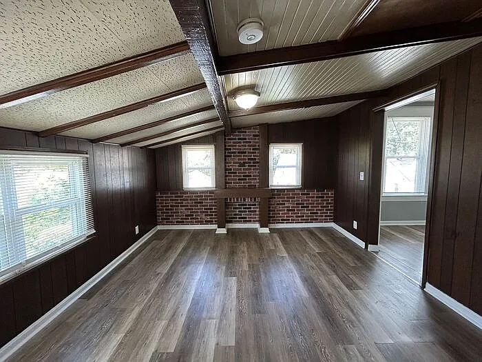 Building Photo - 499 Hazlett Ave #B