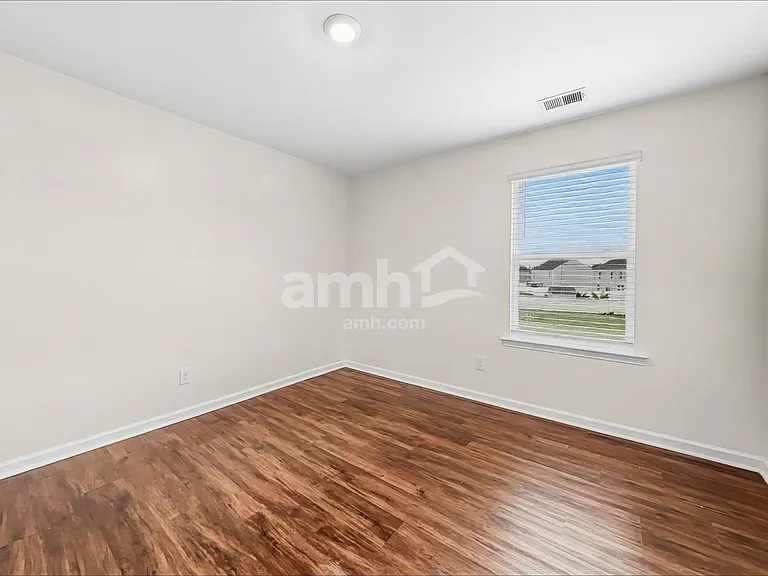 203 Bushwood Dr — Photo 17