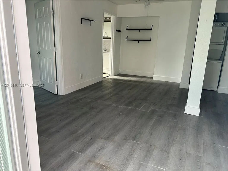 11239 SW 5th Ter — Photo 3