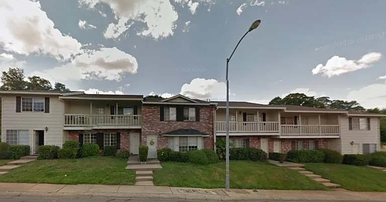 149 Patricia Ln — Photo 1