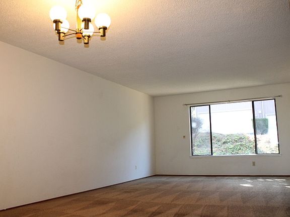 2nd image of 22 Parkview Ter