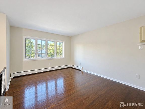 2nd image of 125 Bentley Ave
