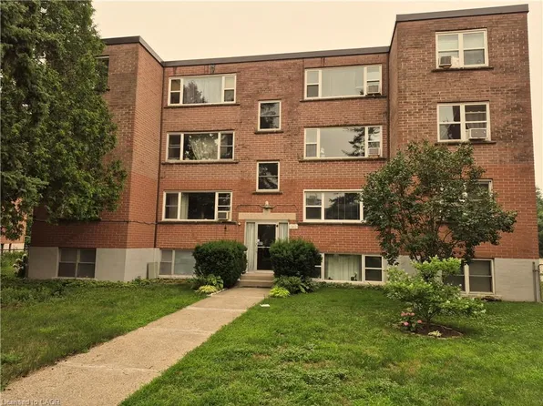 2422 New St #9, Burlington, ON L7R 1J6