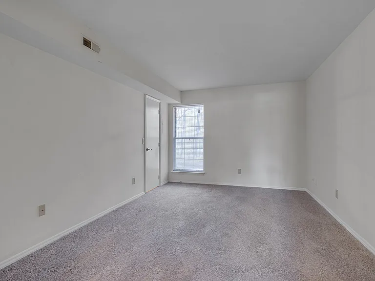 Trailwood Crossing Apartments — Photo 26