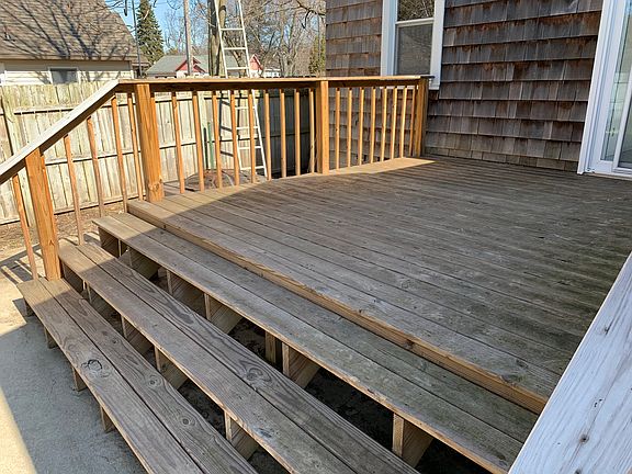 3rd image of 413 Rose Park Dr