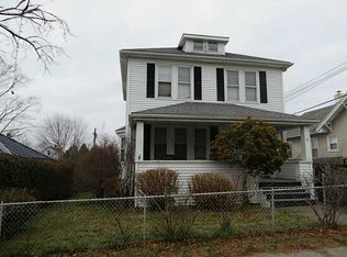 2 Rowland Rd, Newport, RI 02840