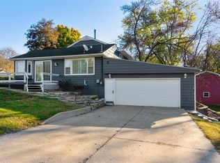 1025 Orrian Dr SE, Cedar Rapids, IA 52403