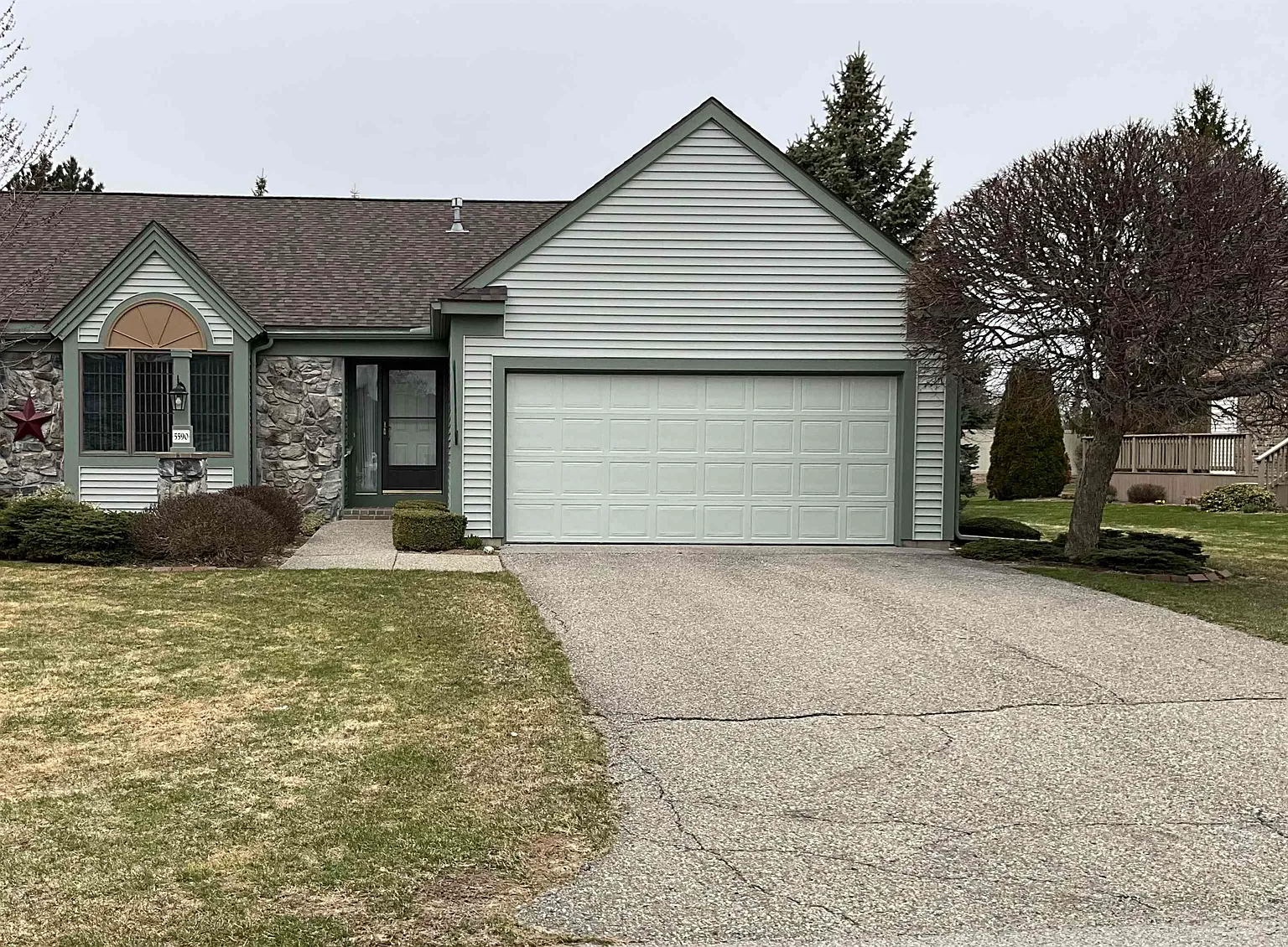 5590 W Spring Knoll Dr photo 1