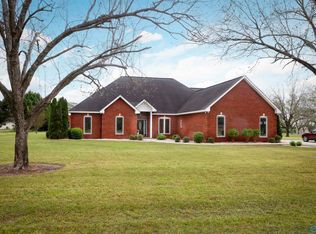 71 Fox Run Dr, Claxton, GA 30417