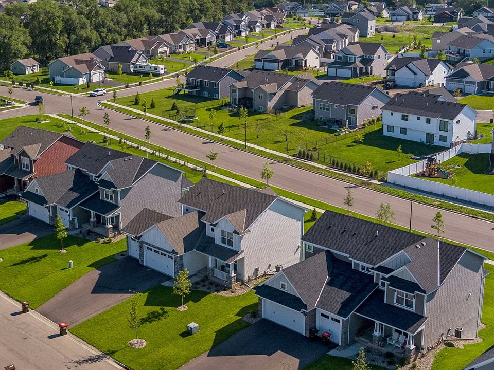 Summers Landing West Heritage Collection by Lennar in Cottage Grove