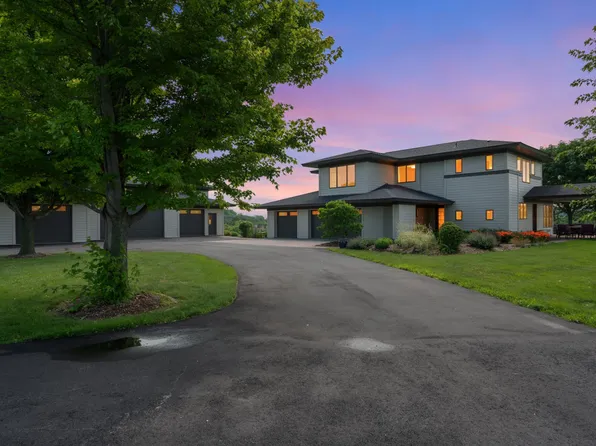 15157 County Road 11 Blvd, Pine Island, MN 55963