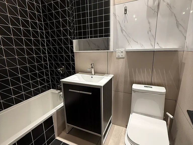 83 Graham Ave #4C — Photo 5
