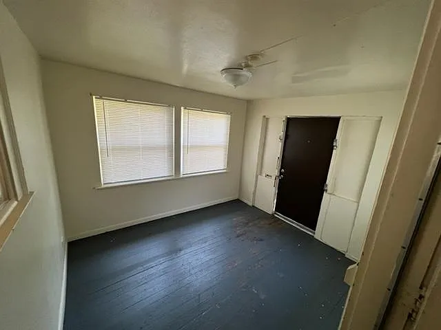 Building Photo - 2450 N 49th St
