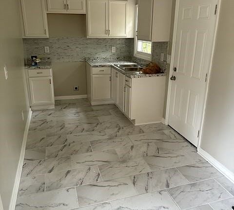 4th image of 811 E Cranford Ave