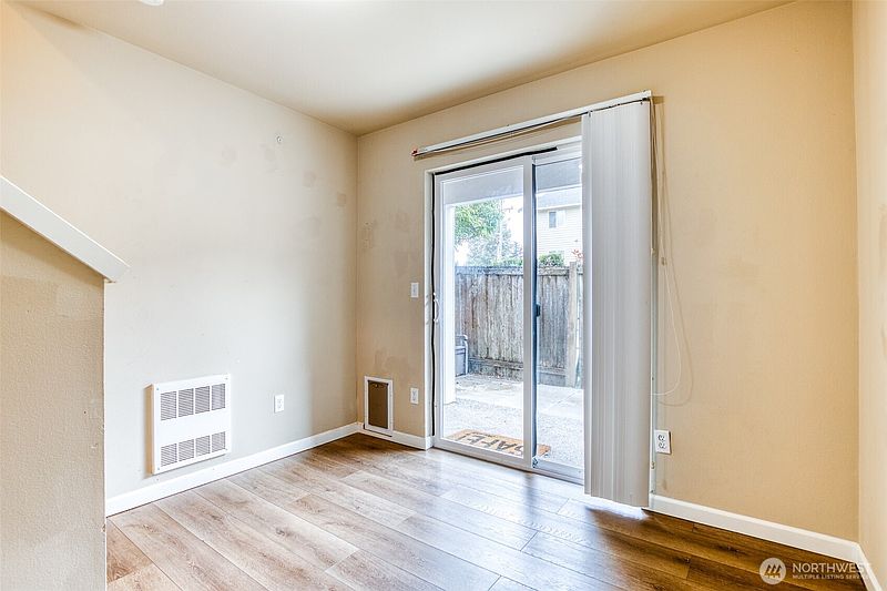 4th image of 1727 98th PL SW