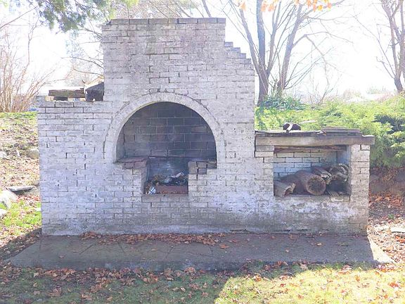 5th image of 6812 E Montgomery Ave