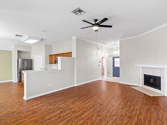 3rd image of 6013 Sutherland Dr