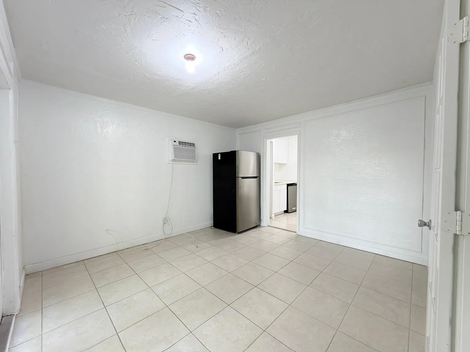1 bed, 1.0 bath, 500 sqft, $1,350 — Photo 3