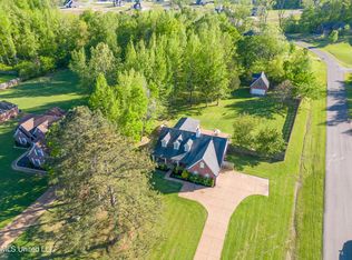 9945 Cypress Plantation Dr S, Olive Branch, MS 38654