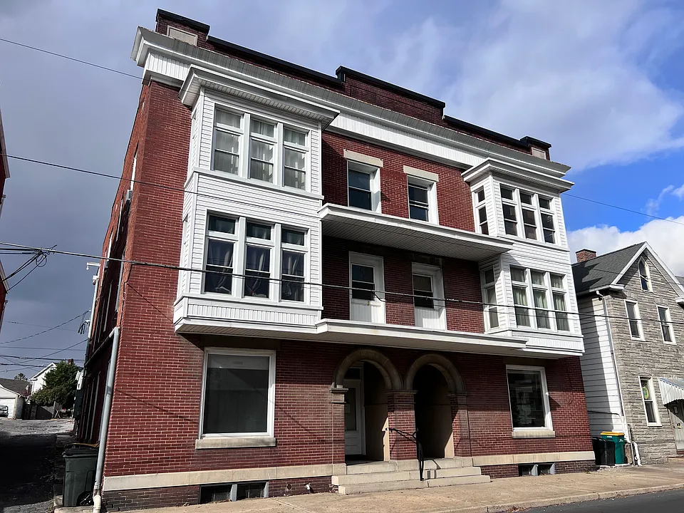 32 S Potomac St #2